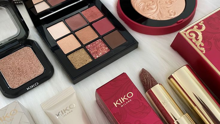 پالت سایه گلامور مولتی فینیش (Glamour Multi Finish Eyeshadow Palette)
