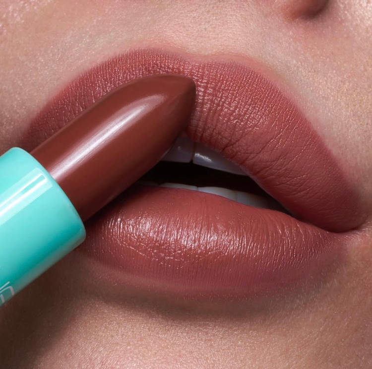 رژلب جامد چرب سیدنی | لطافت، درخشش و پوشش کامل برای لبهای خشک